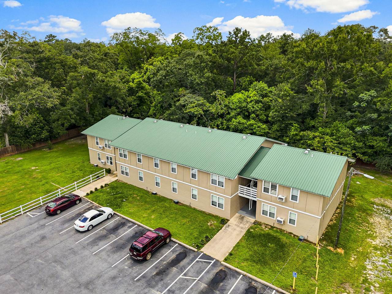 872 Deerwood Lane - Photo 1