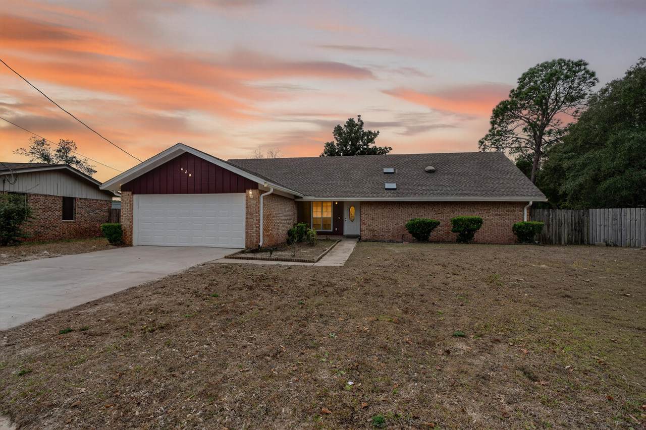 820 Laurel Drive - Photo 1