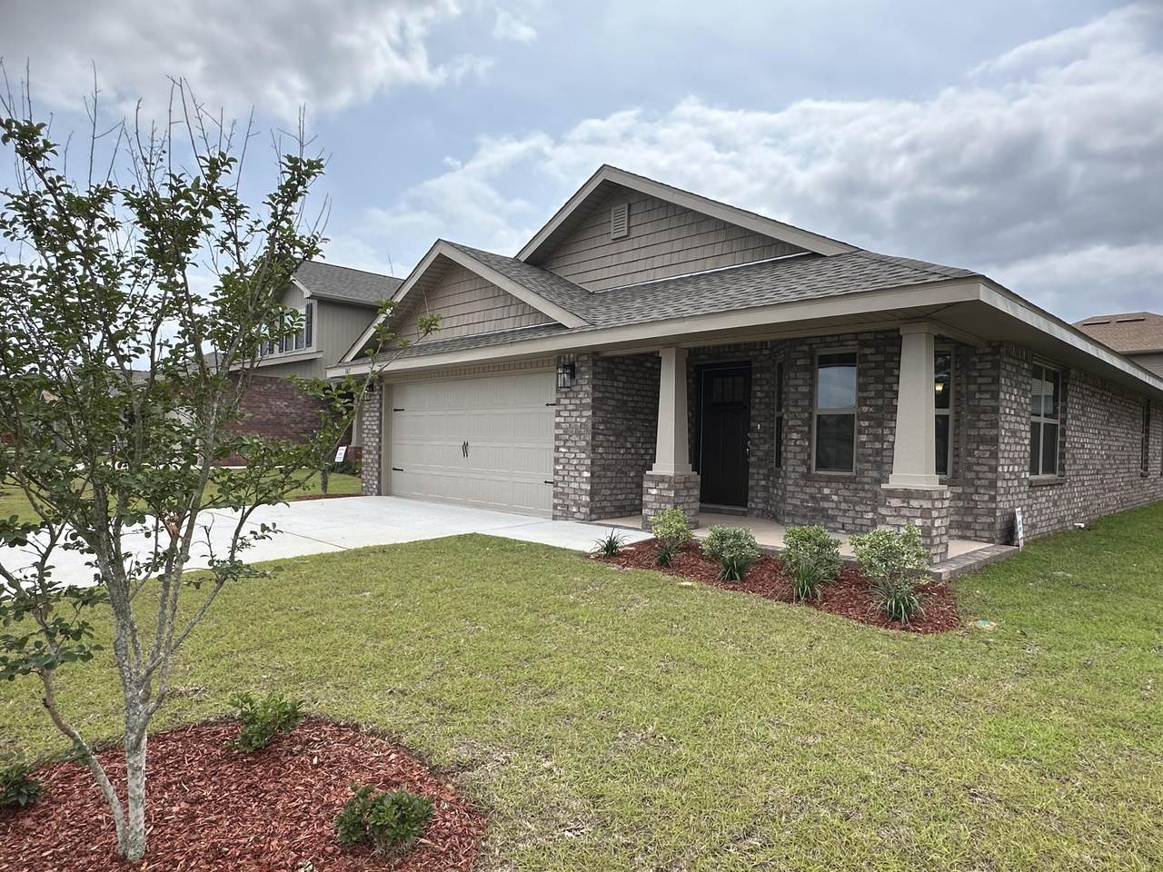 187 Ridgeway Circle - Photo 1