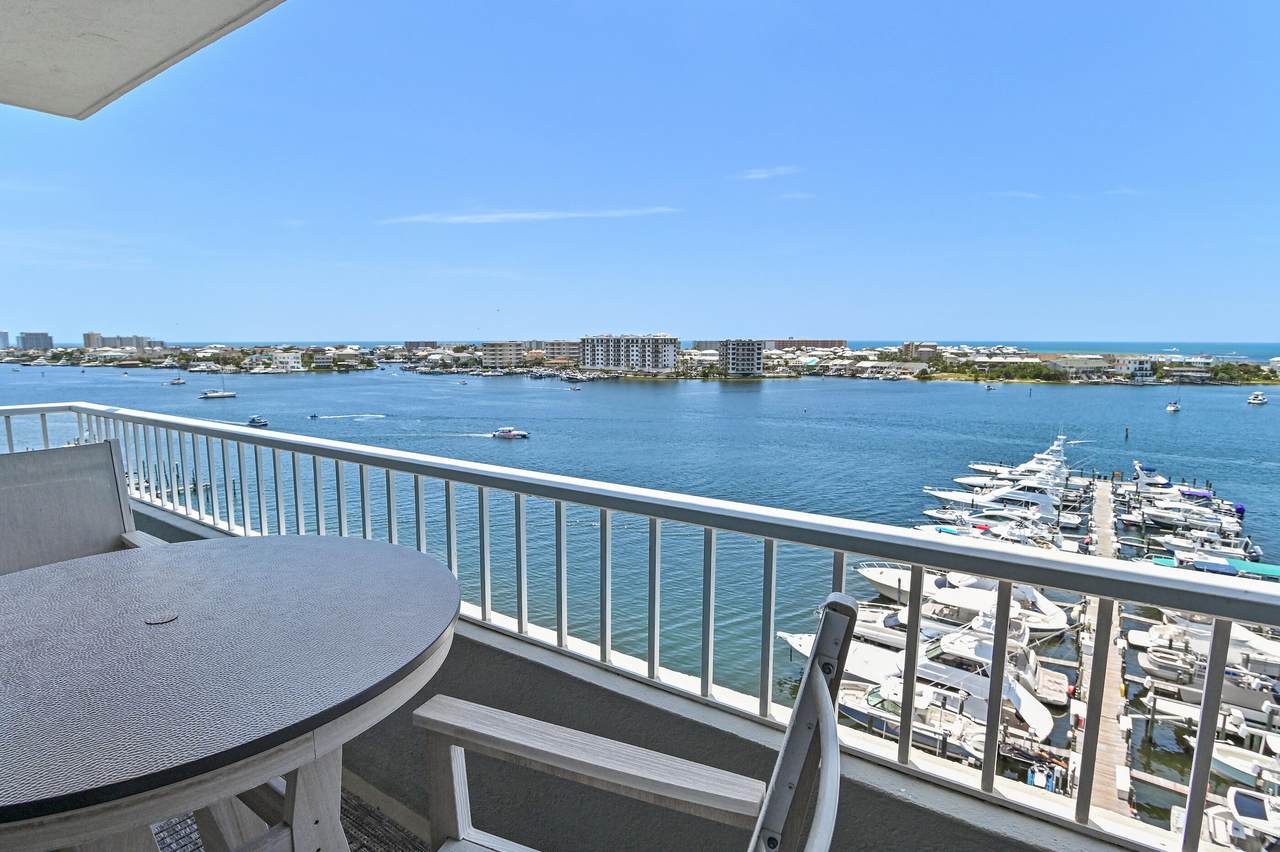 320 Harbor Boulevard - Photo 1