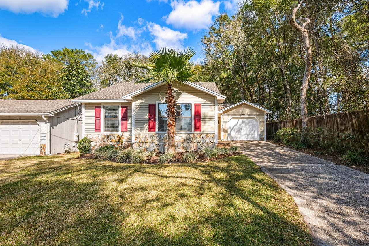 206 Esmond Court - Photo 1