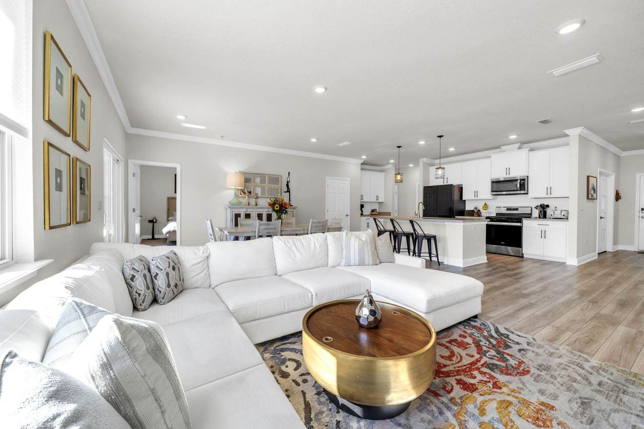 221 Picnic Place - Photo 1