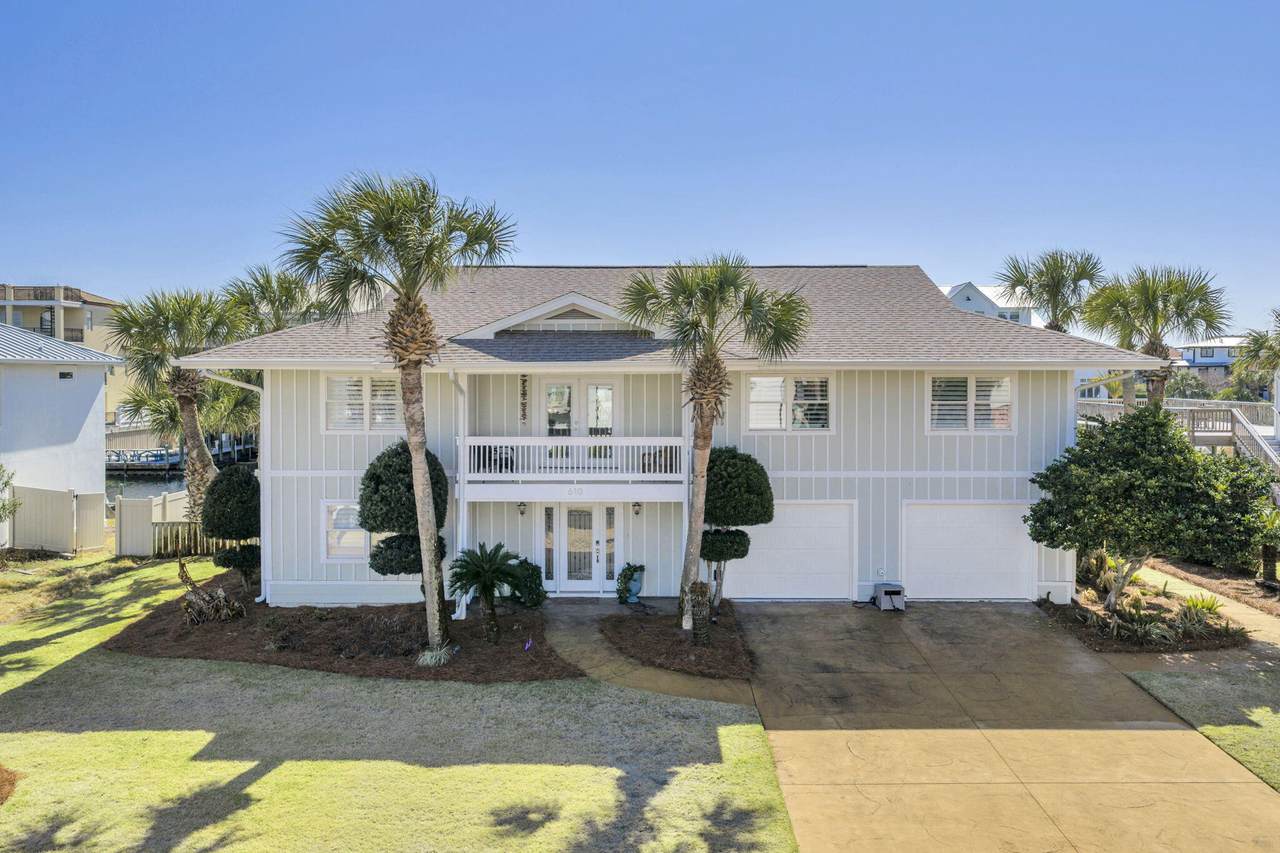610 Lagoon Drive - Photo 1