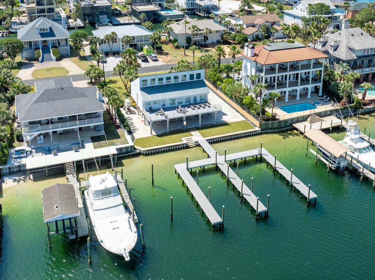 611 Lagoon Drive - Photo 1