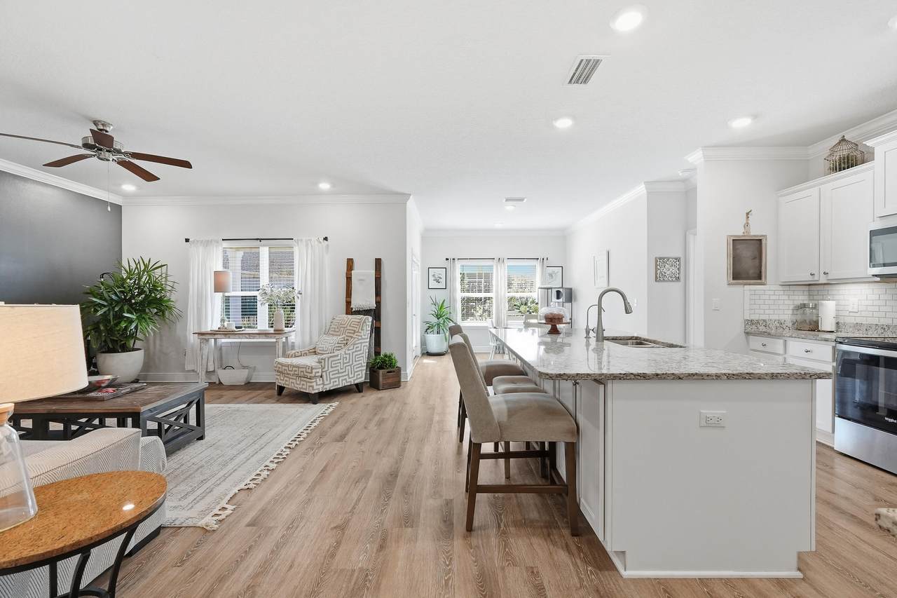 530 Lightning Bug Lane - Photo 1