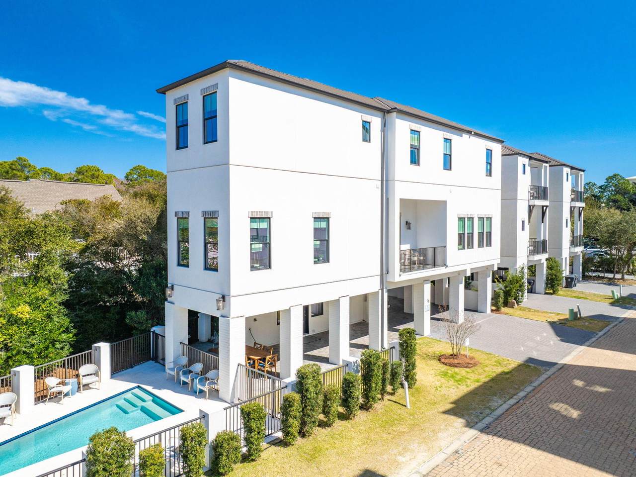 35 Cote D Azur Drive - Photo 1