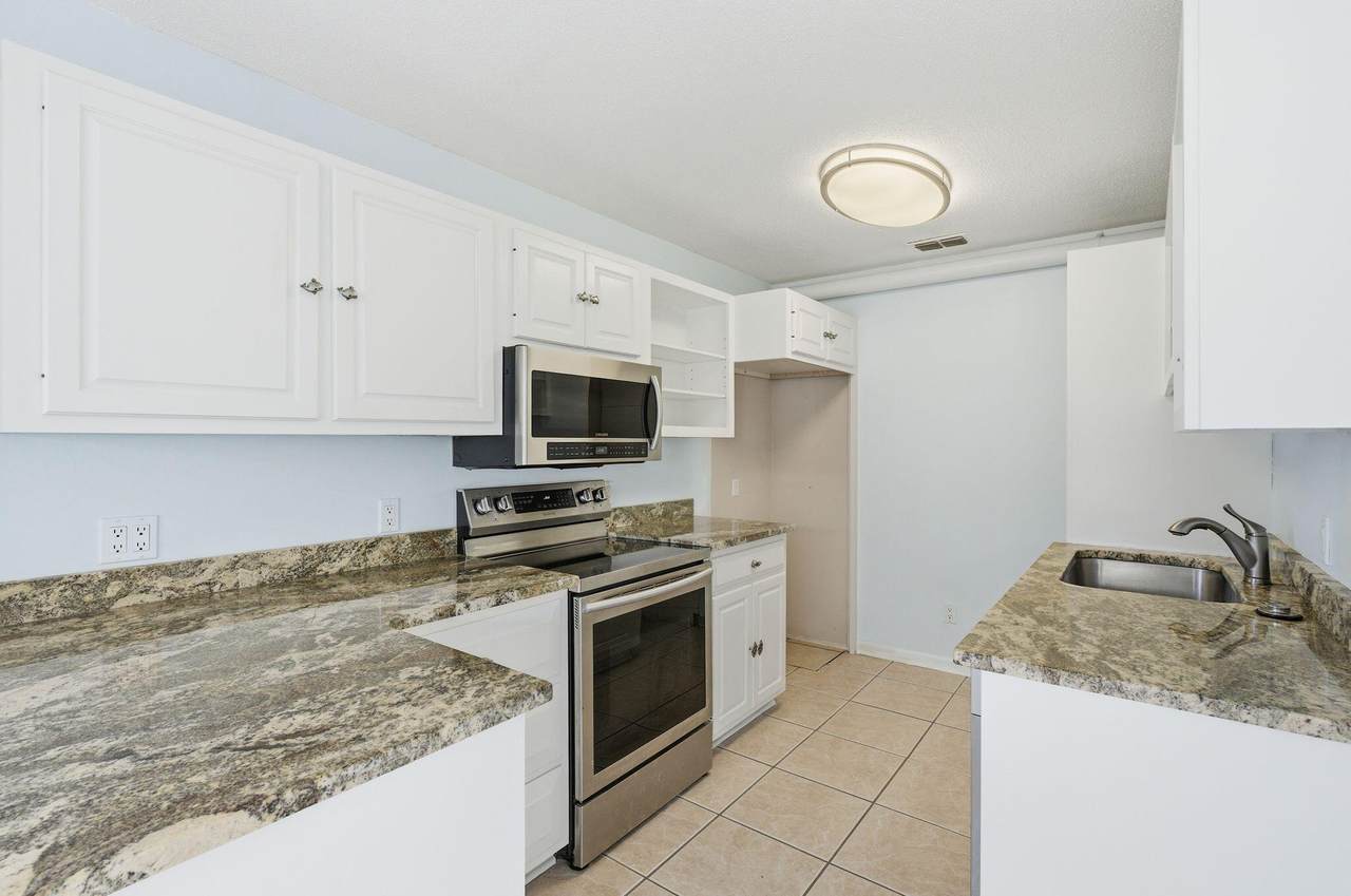 64 Cross Creek Road - Photo 1