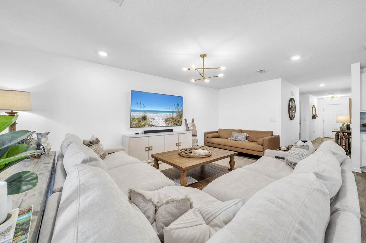 171 This Way - Photo 1