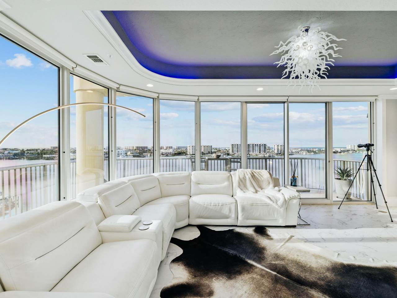 508 Harbor Boulevard - Photo 1