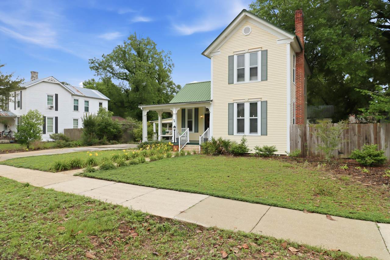 98 Live Oak Avenue - Photo 1