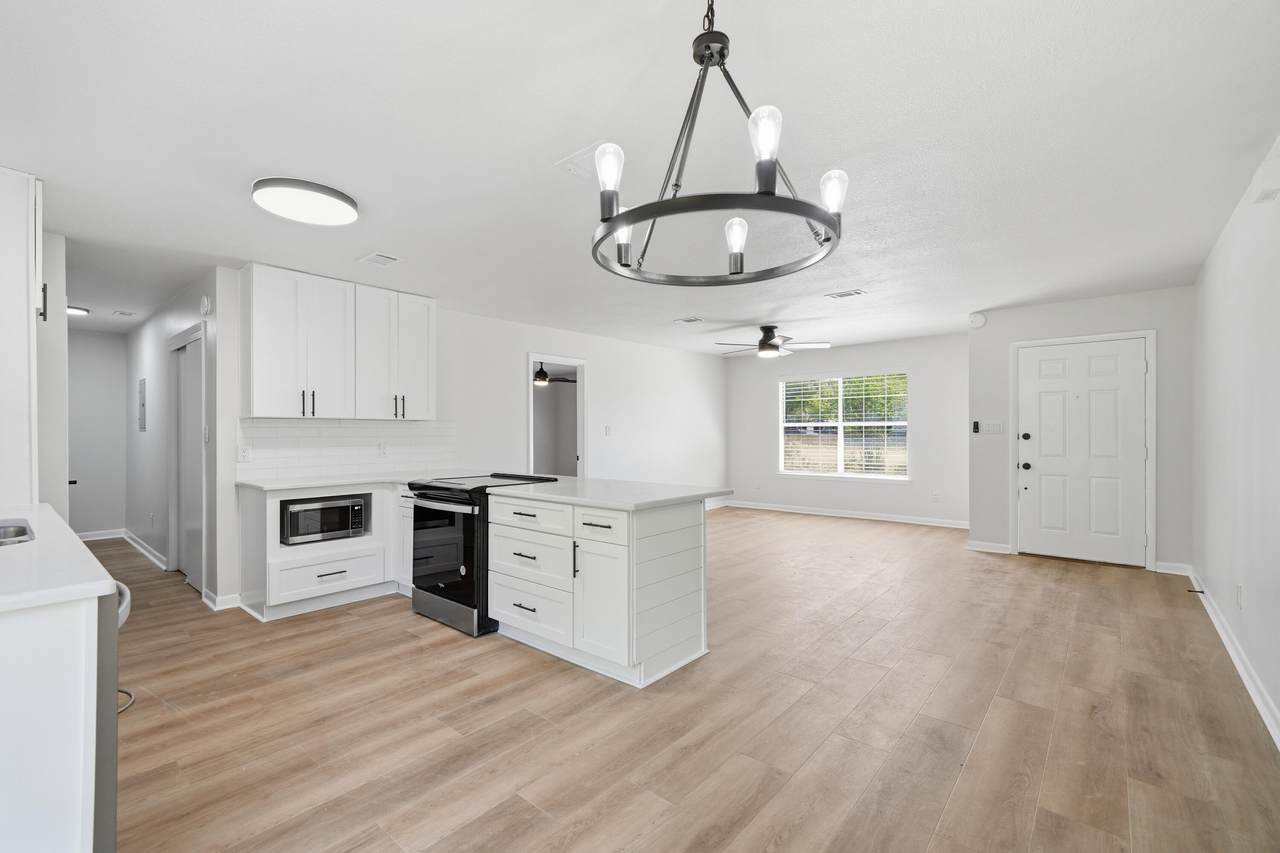155 Westview Avenue - Photo 1