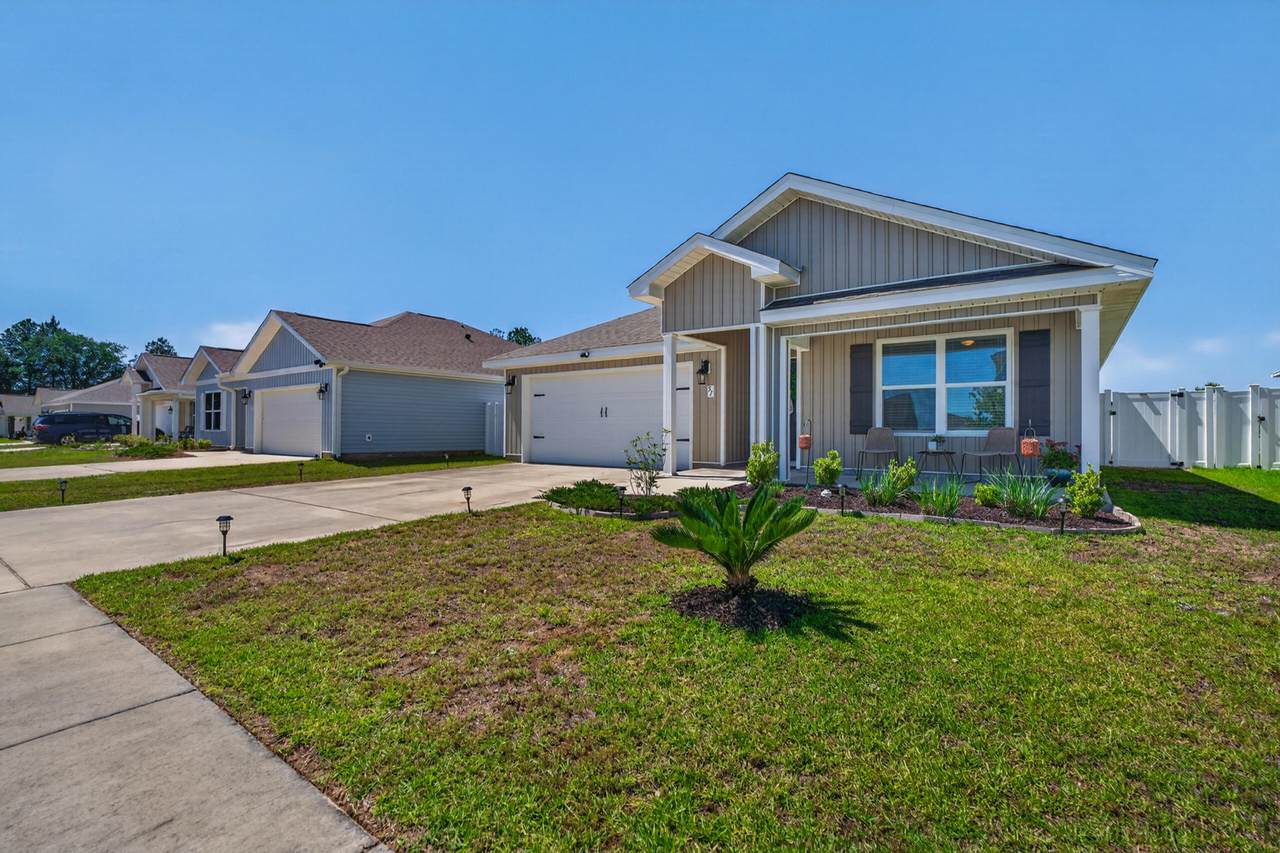51 Silverthorn Street - Photo 1