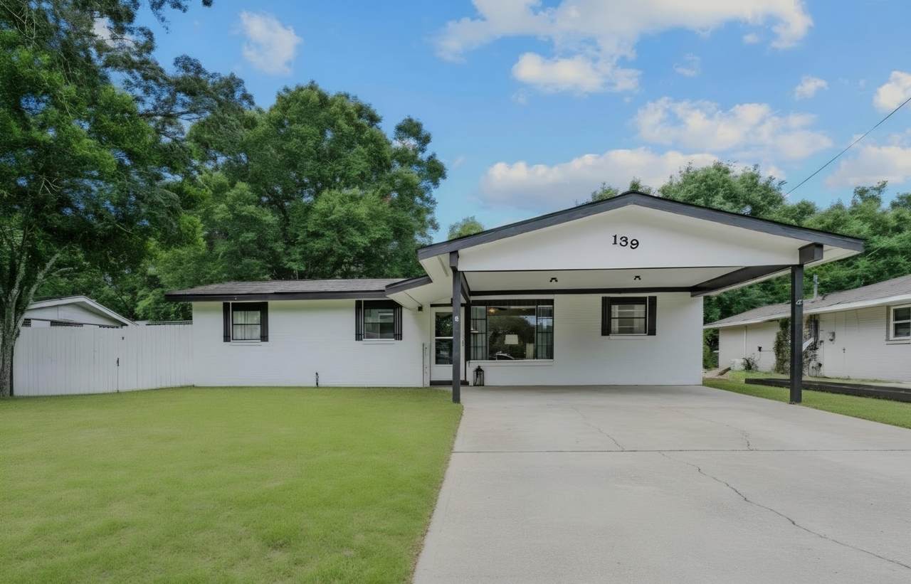 139 Robinwood Drive - Photo 1