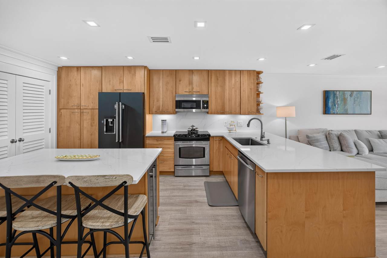 824 Harbour Point Drive - Photo 1