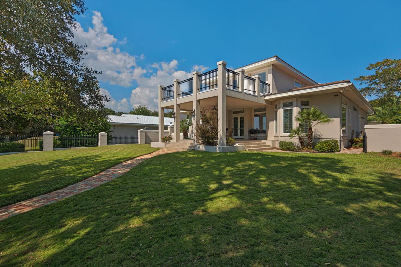 715 Bayou Drive - Photo 1