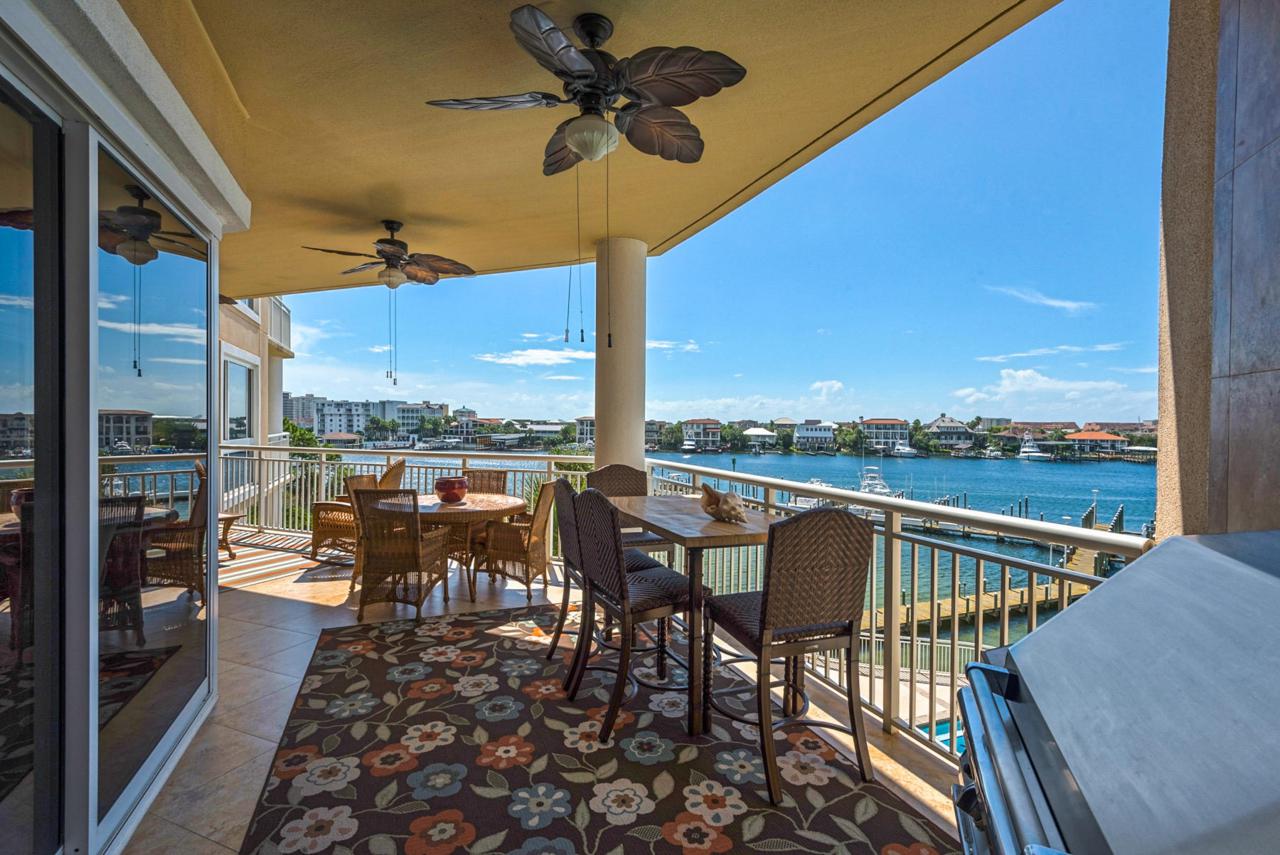 662 Harbor Boulevard - Photo 1