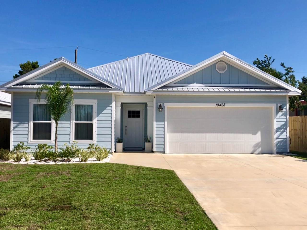 19428 Plaza Avenue - Photo 1