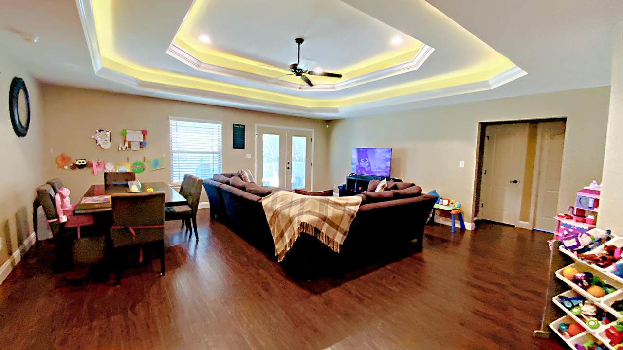 2241 Janet Street - Photo 1