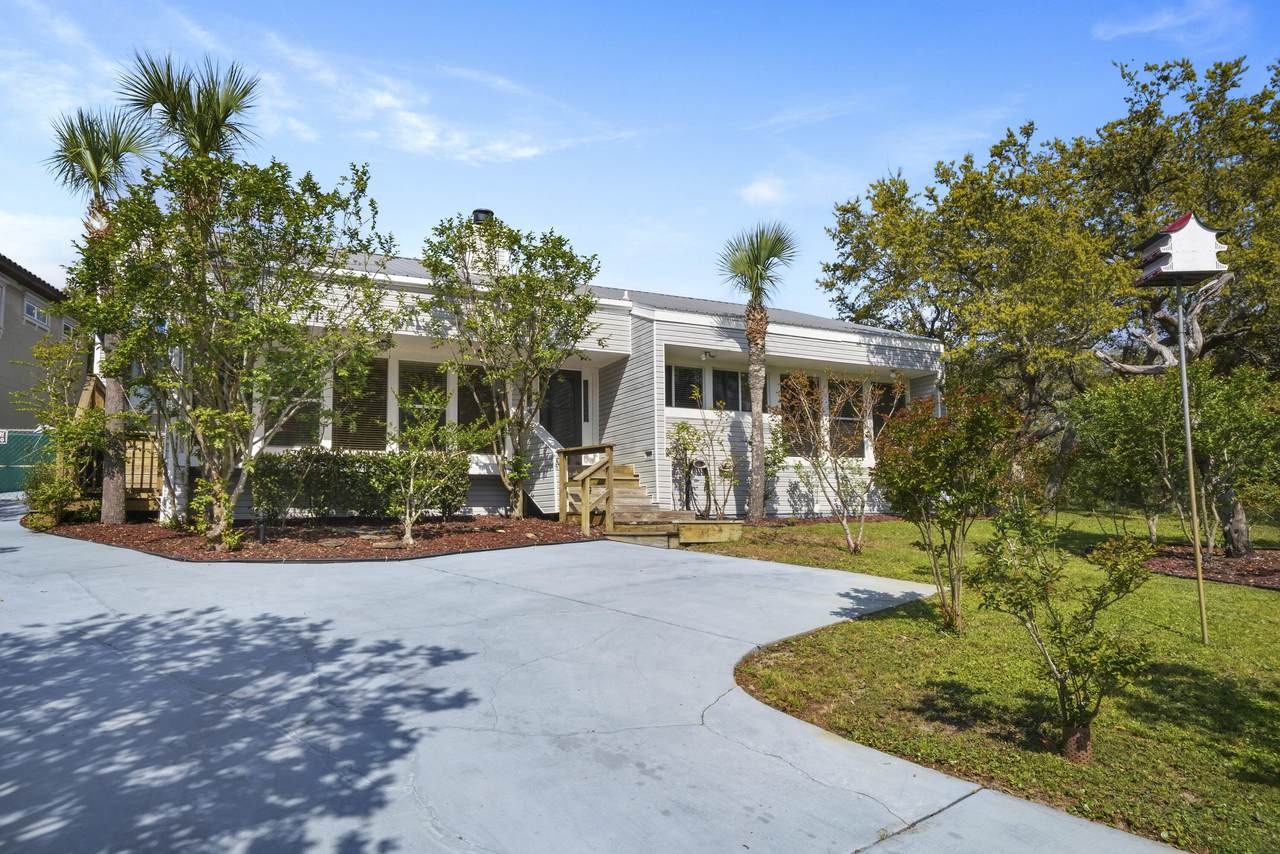 258 Beach Drive - Photo 1