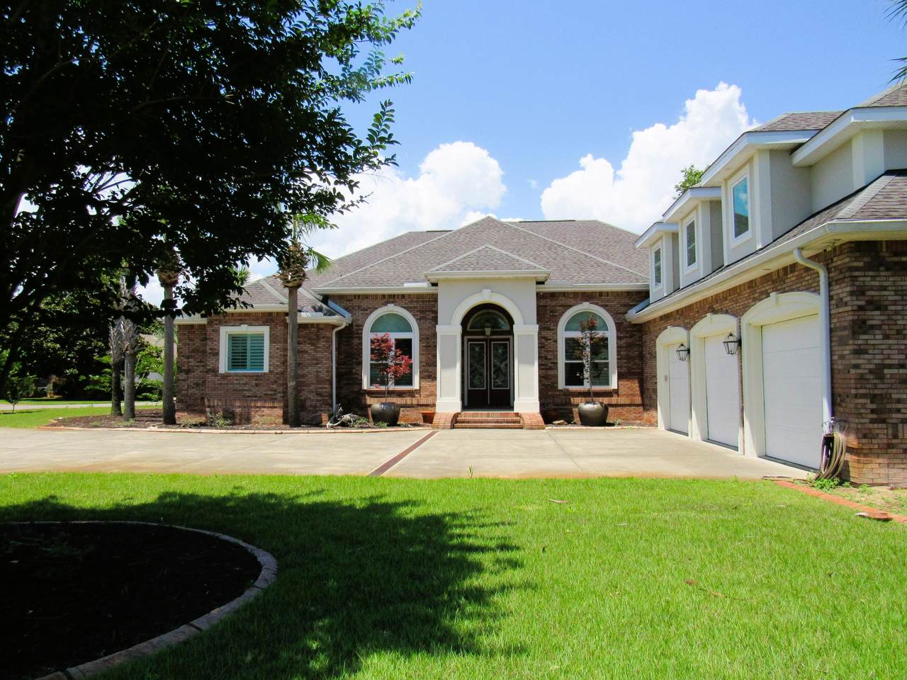 4216 Cougar Circle - Photo 1