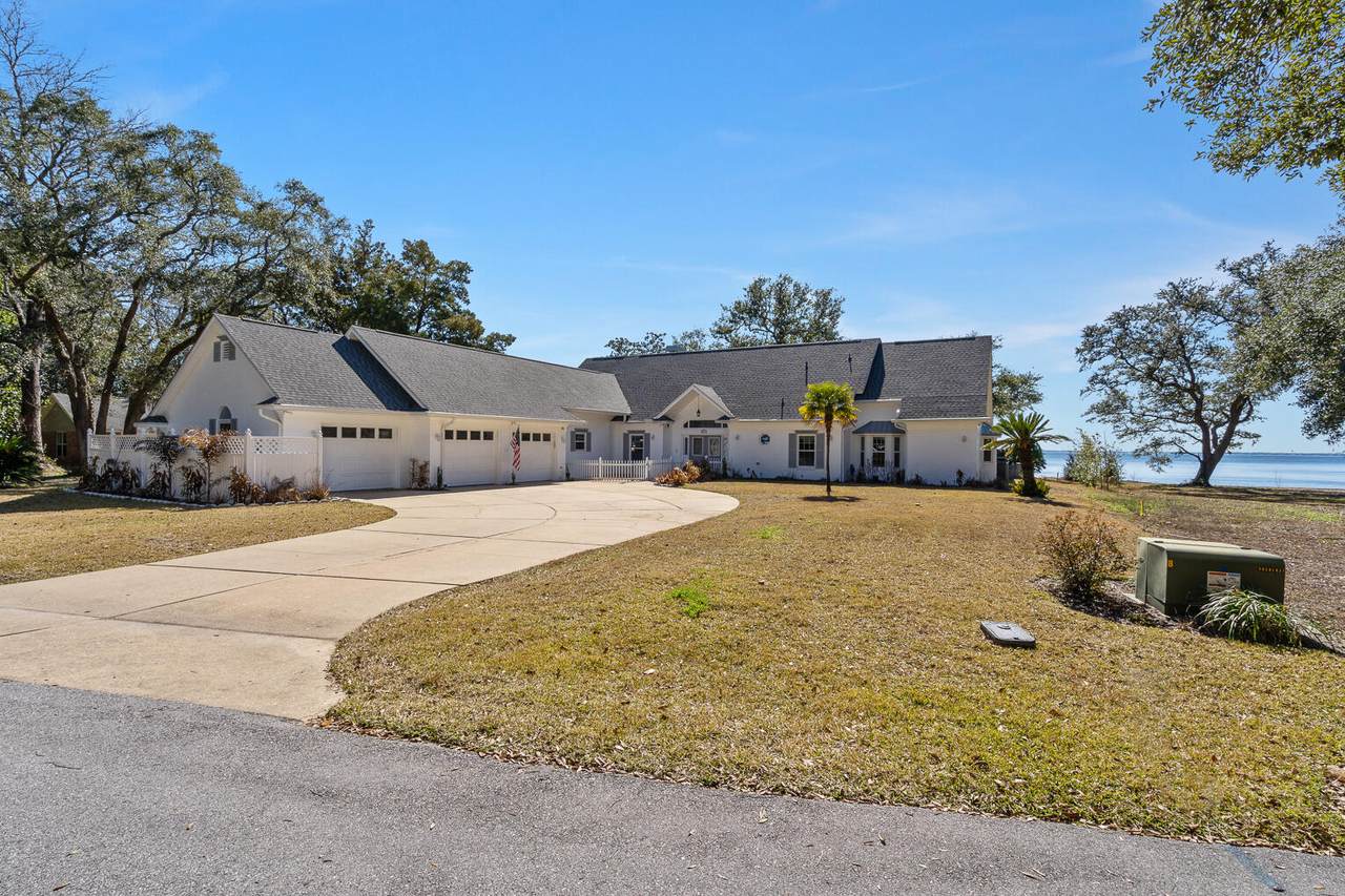 271 Indian Bay Drive - Photo 1