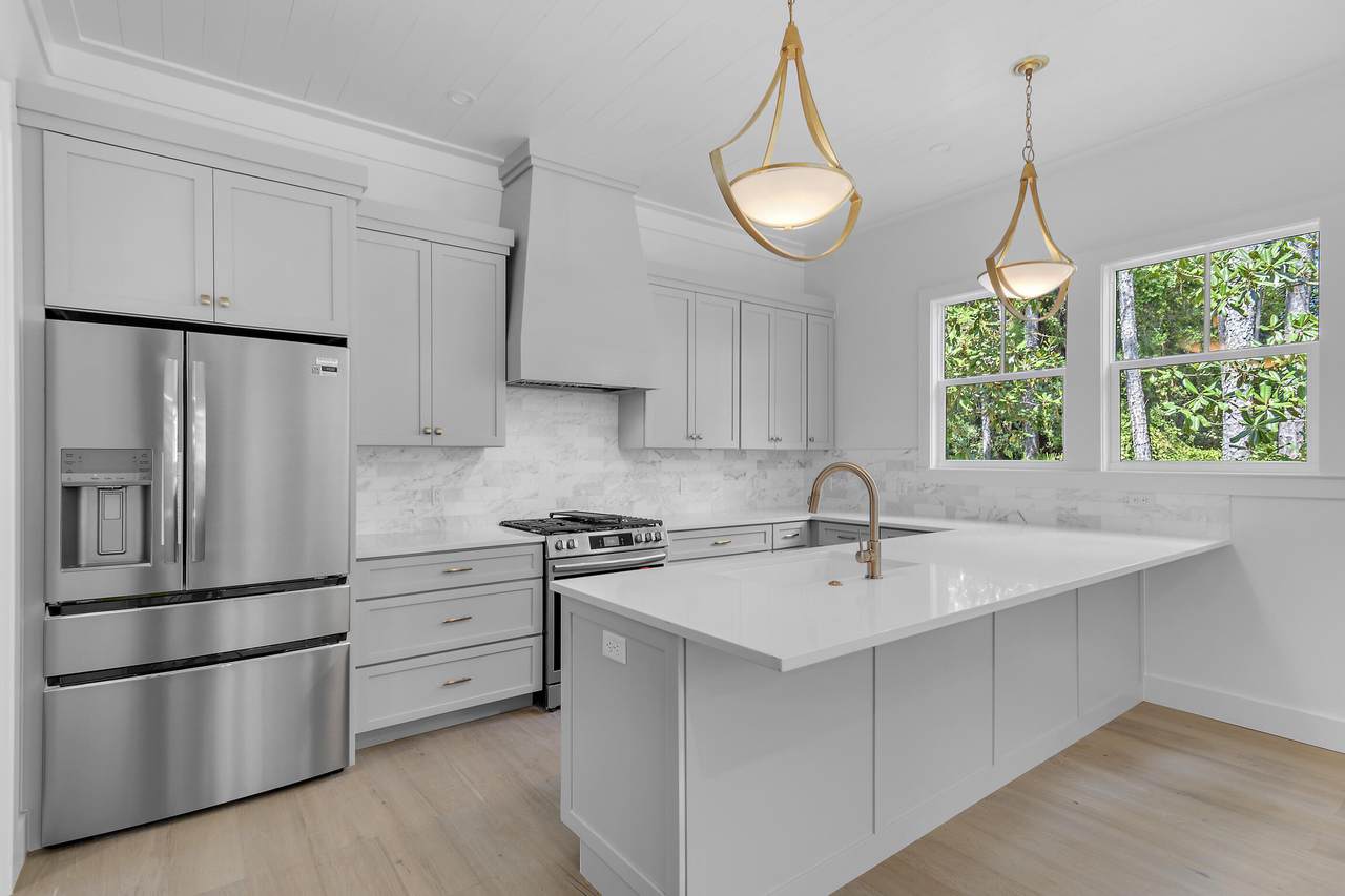 112 Magnolia Beach Way - Photo 1