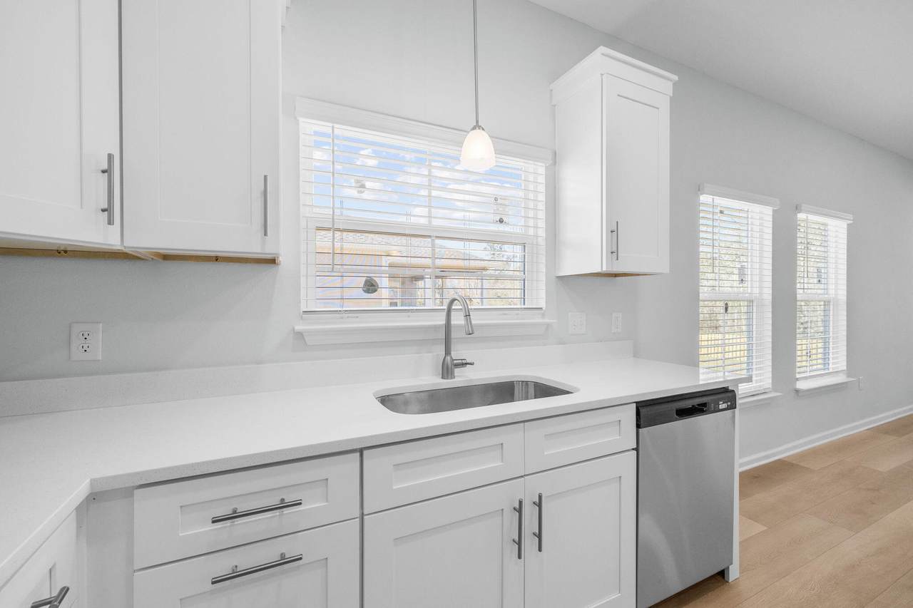 72 Riverwalk Circle - Photo 1