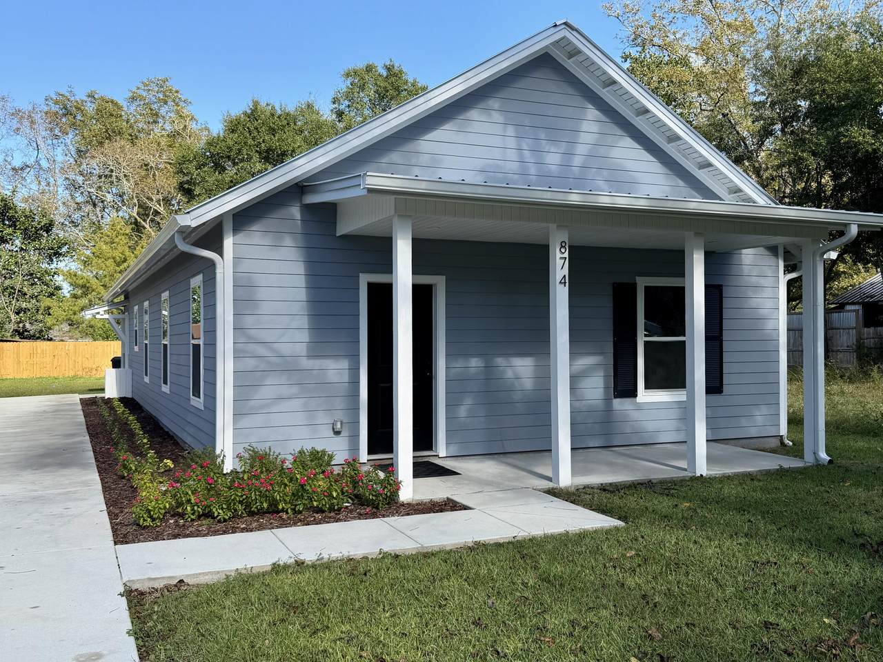 874 Orange Avenue - Photo 1