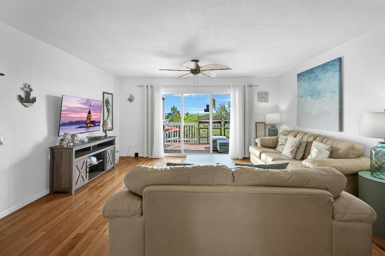 8522 Gulf Boulevard - Photo 1