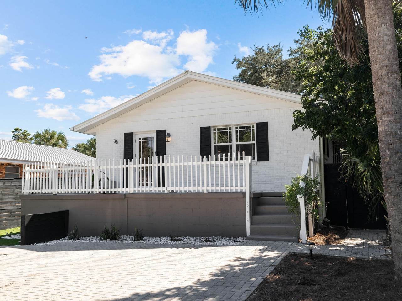 38 Barracuda St - Photo 1