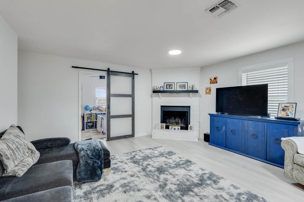 16 Court Drive - Photo 1