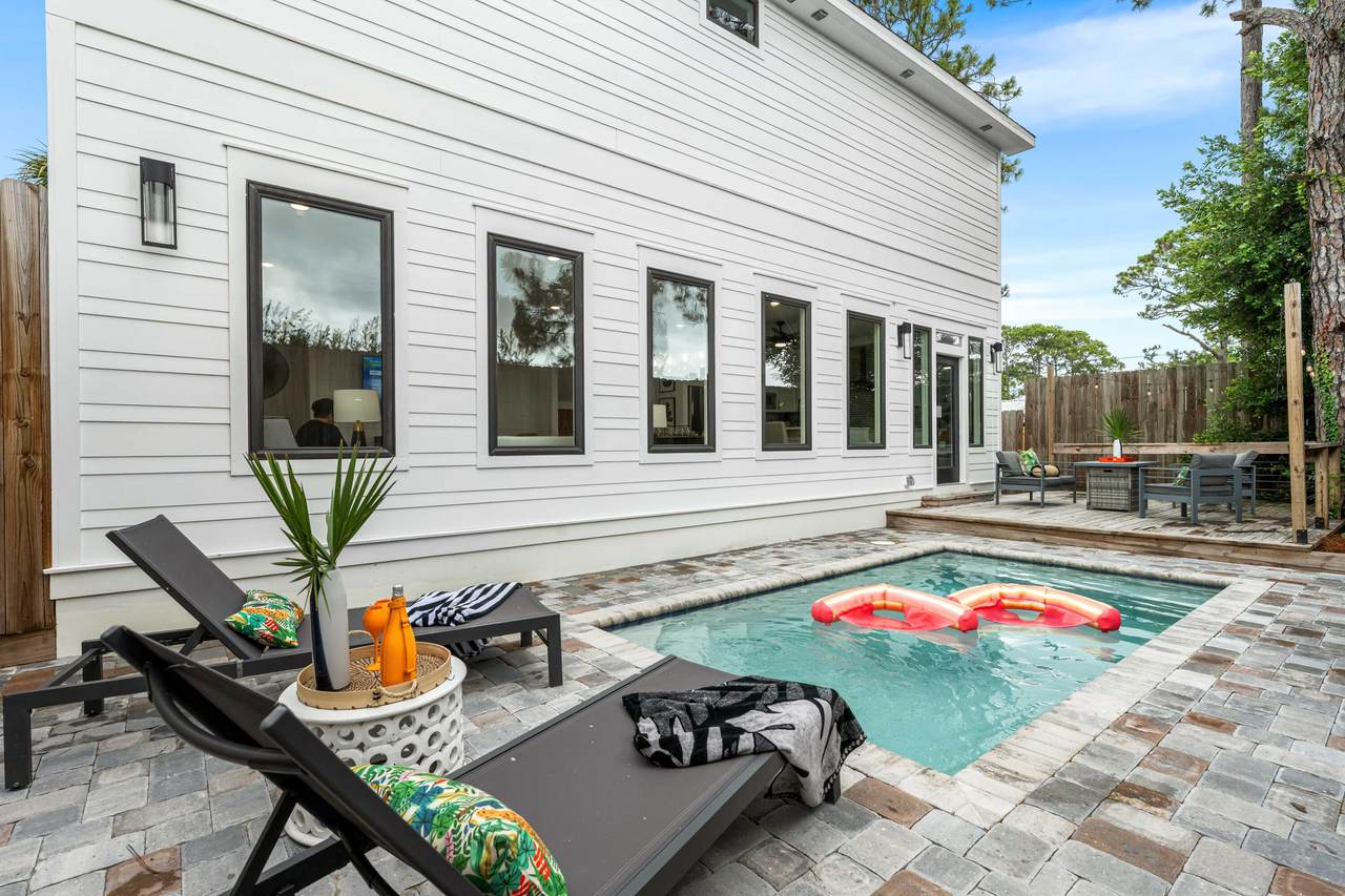 318 El Prado Place - Photo 1