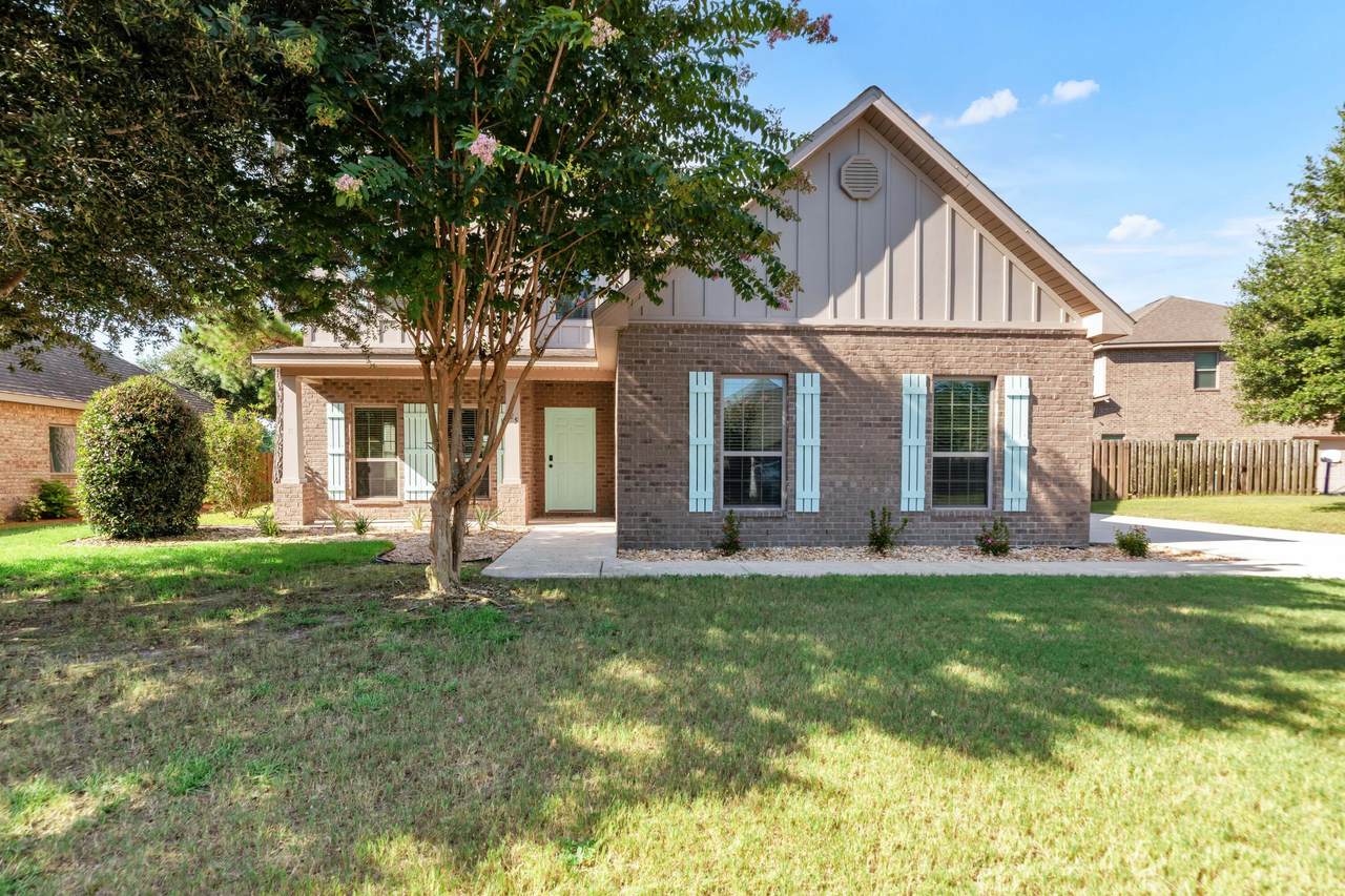 125 Whitman Way - Photo 1