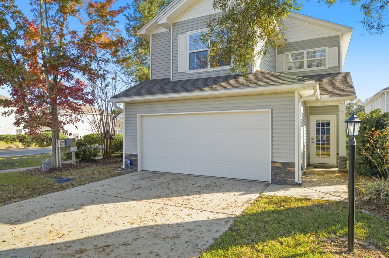 101 Matt Boulevard - Photo 1