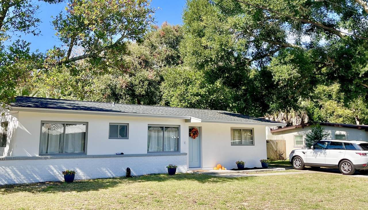 415 Avon Lane - Photo 1