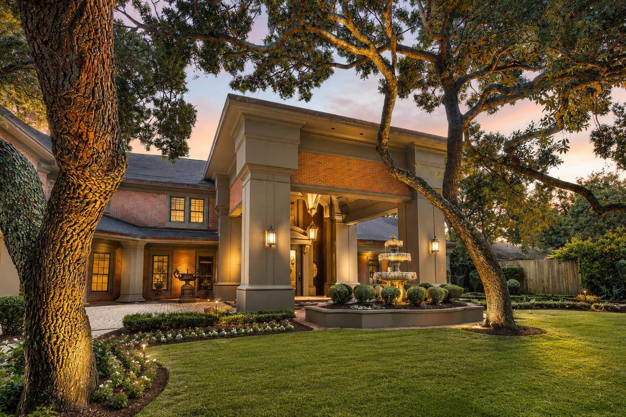 204 Laura Lane - Photo 1