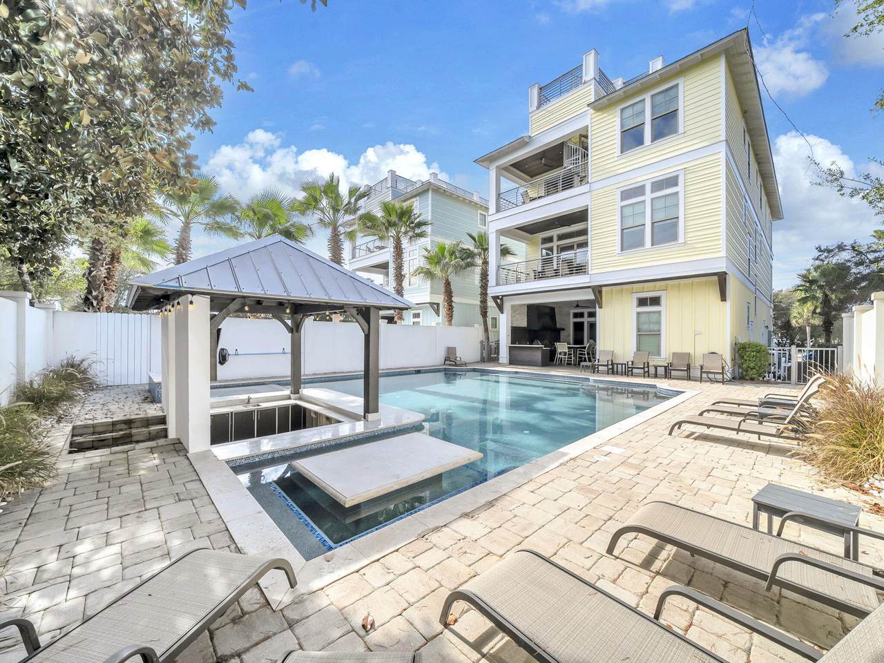 71 Dolphin Street - Photo 1