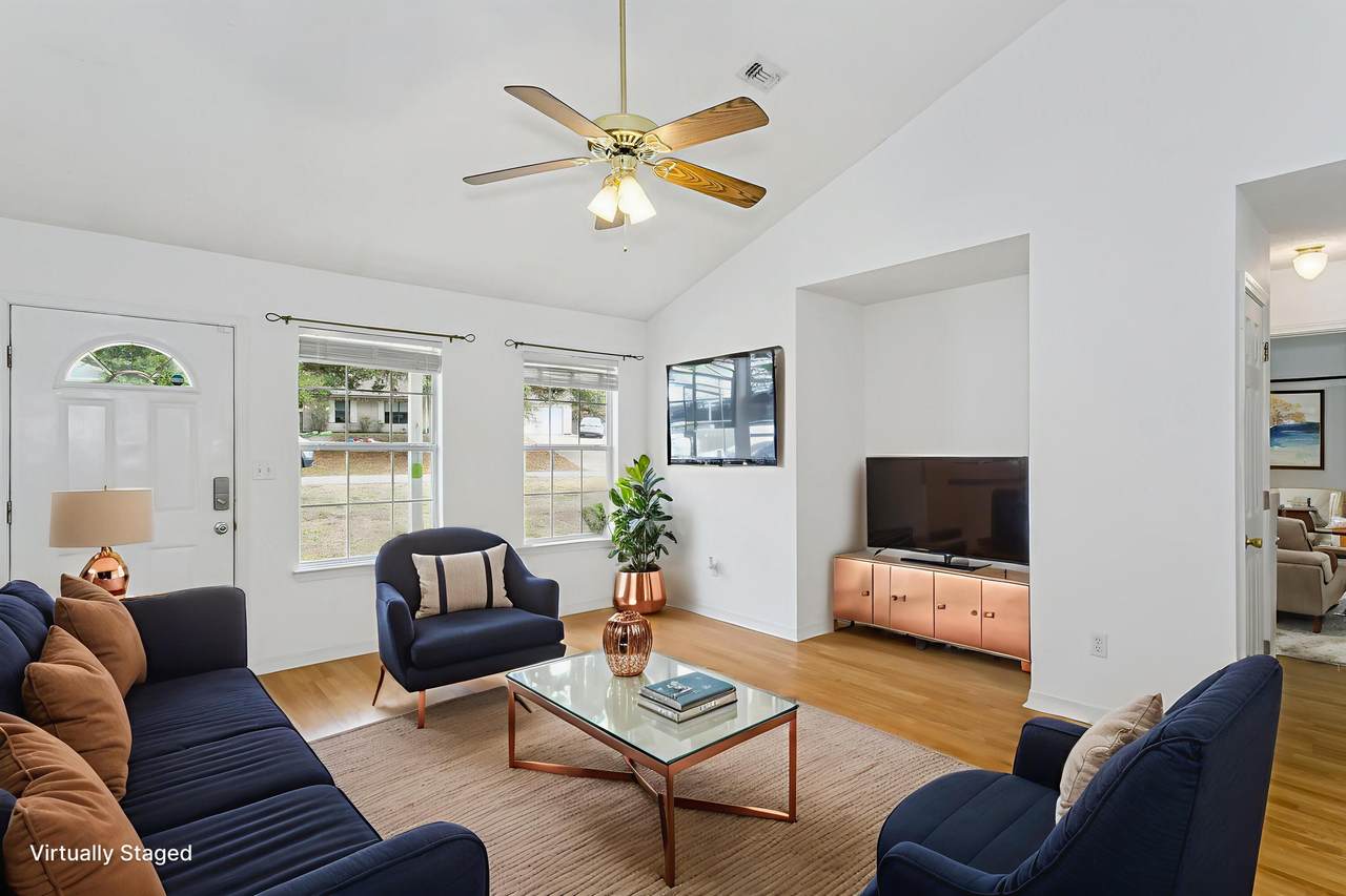 548 Hyde Park Drive - Photo 1