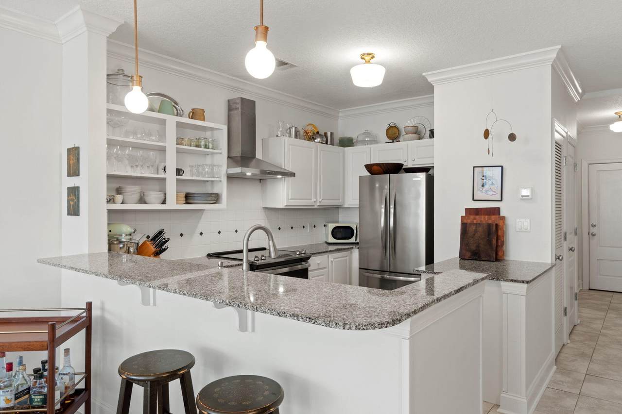 159 Brooks Street - Photo 1