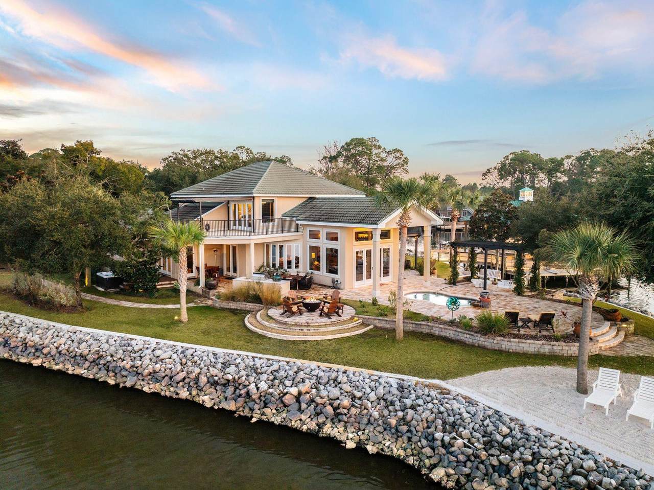 221 Bay Circle Drive - Photo 1