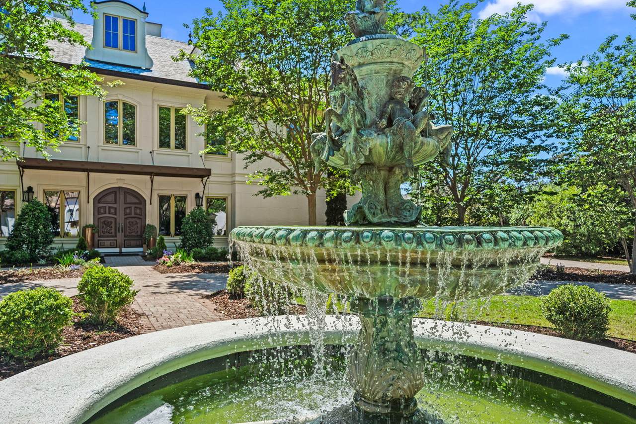 434 Captains Circle - Photo 1