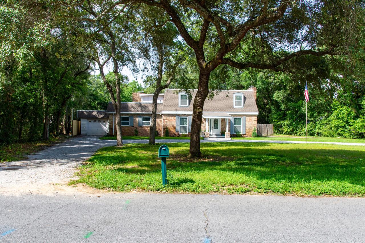 235 Lafitte Crescent - Photo 1