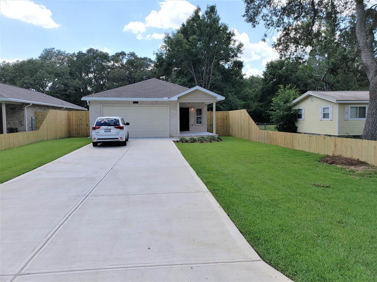 1506 Pine Street - Photo 1
