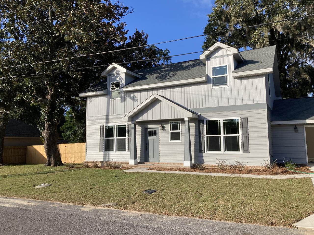 1305 Cedar Avenue - Photo 1