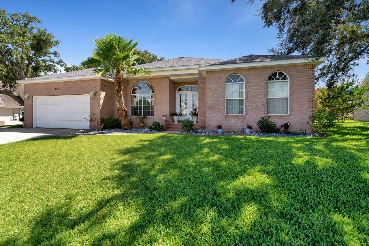 884 The Masters Boulevard - Photo 1