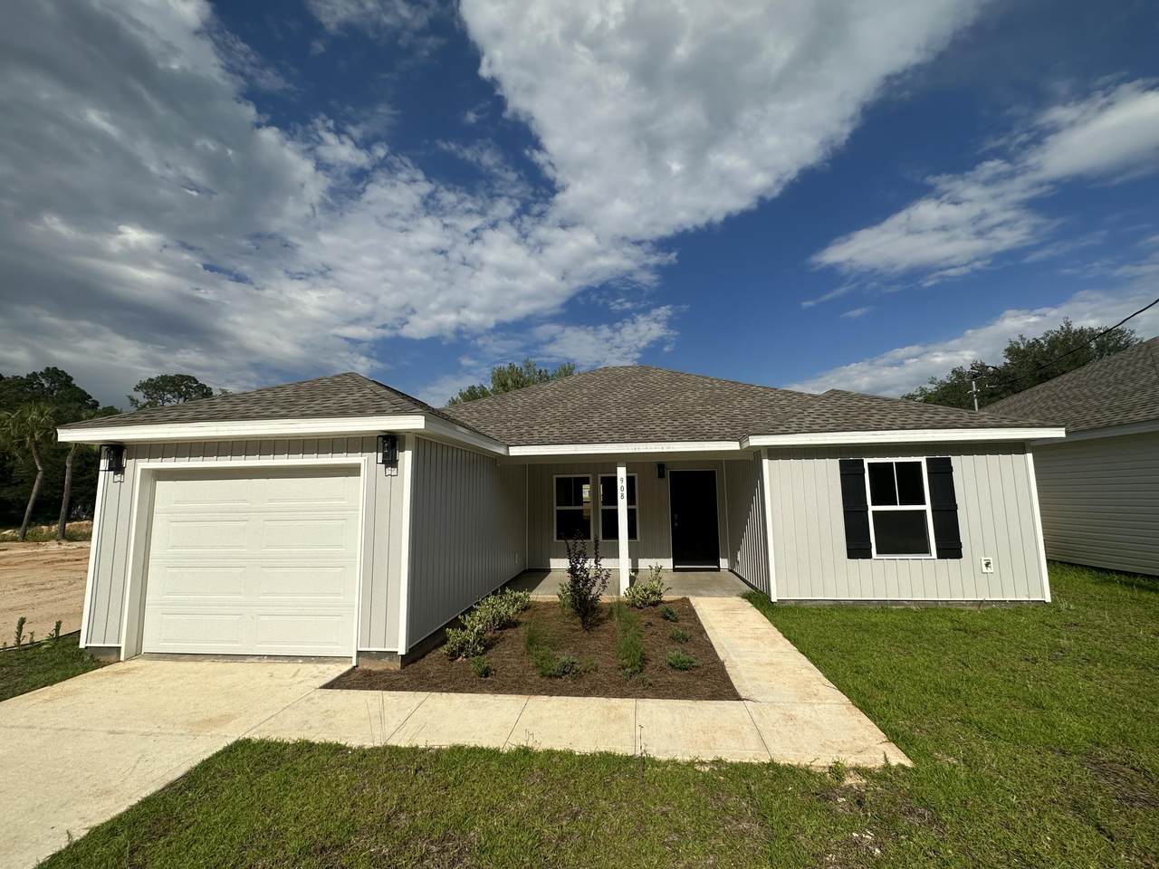 908 Tracy Street - Photo 1