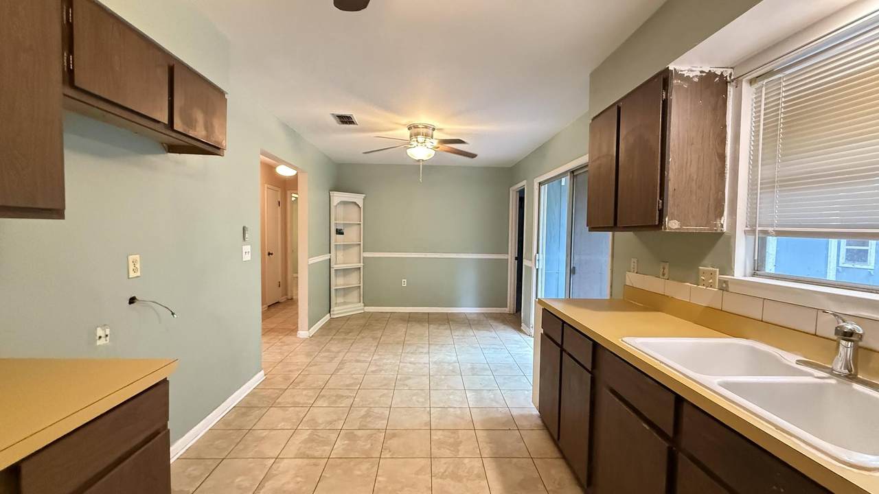 418 Bullock Boulevard - Photo 1