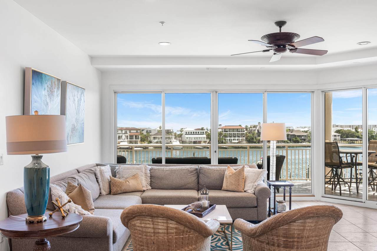 662 Harbor Boulevard - Photo 1