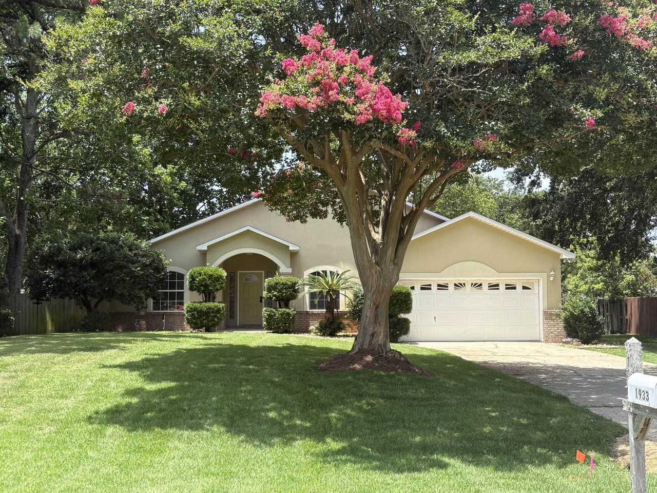 1933 Sparrow Lane - Photo 1