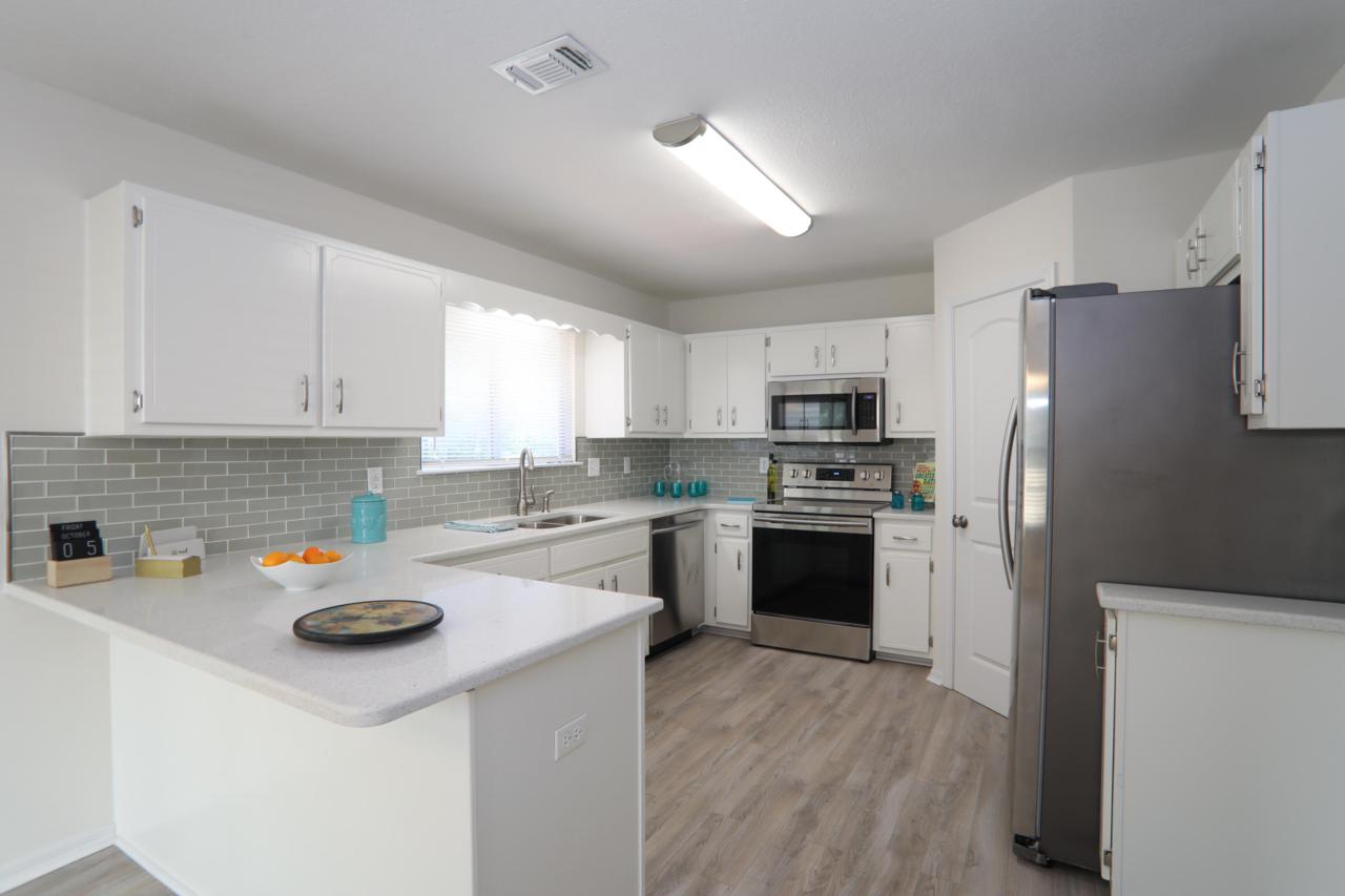 375 Brookwood Boulevard - Photo 1